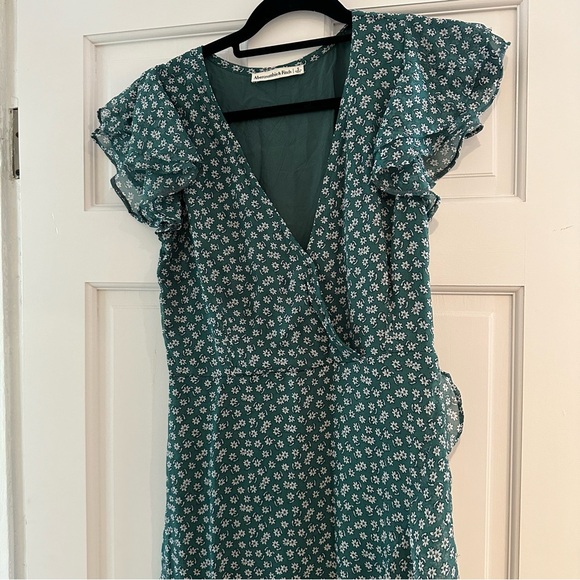 Abercrombie and Fitch Flutter Chiffon Midi dress - Picture 4 of 4